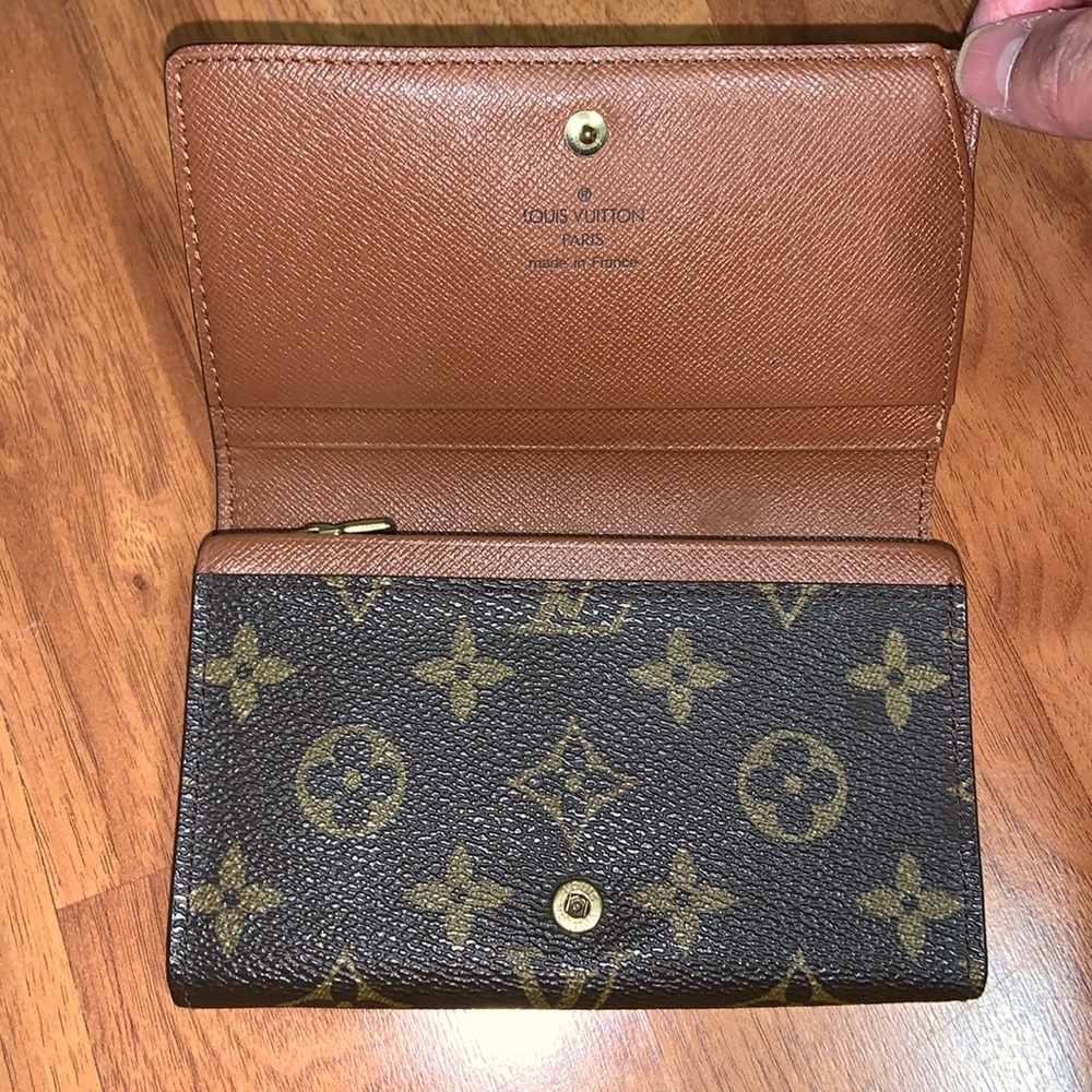 Authentic Louis Vuitton Monogram Cardholder Flap Wallet - Picture 5 of 16